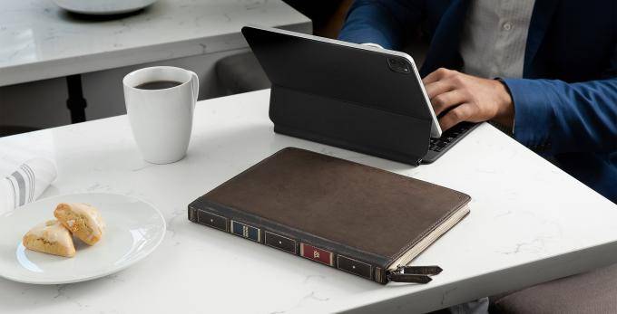 Dieses Case versteckt dein iPad Pro samt Magic Keyboard in einem Buch