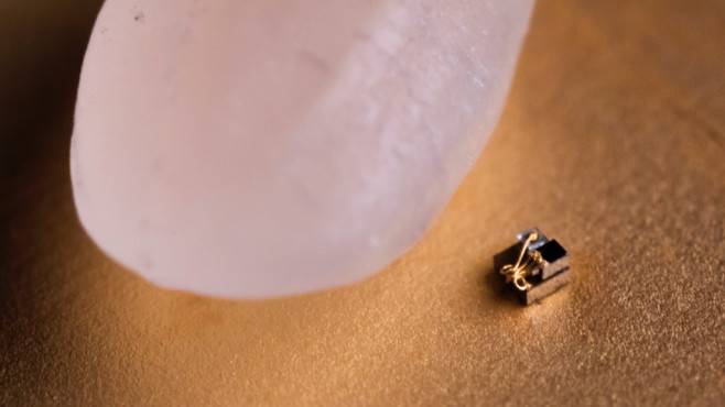 Ein Reiskorn ist größer: Der kleinste Computer der Welt